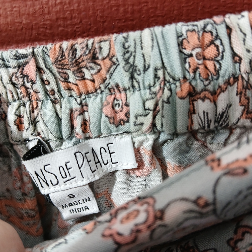Floral Print Maxi Skirt - Picture 4 of 5